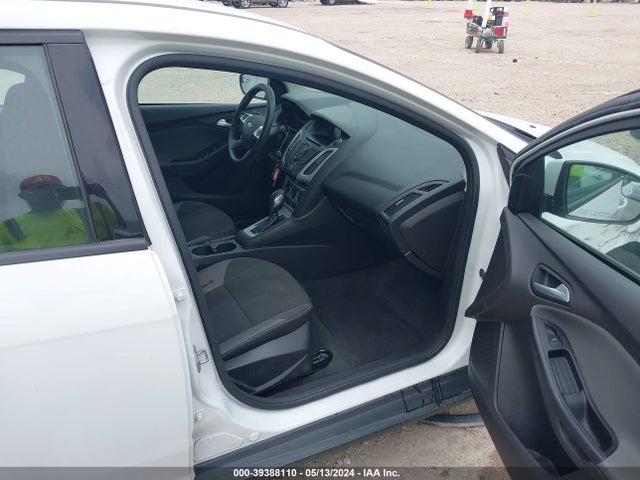 Ford FOCUS SE 2014 1FADP3K26EL119292 Image 5