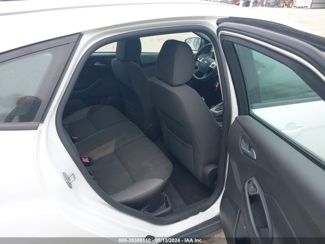 Ford FOCUS SE 2014 1FADP3K26EL119292 Image 8