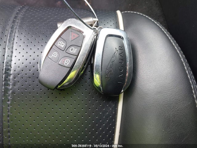 2011 JAGUAR XJ SAJWA1GE6BMV05164 Photo 10