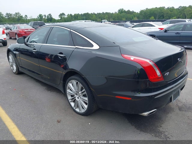 2011 JAGUAR XJ SAJWA1GE6BMV05164 Photo 2