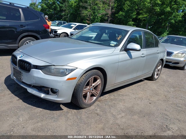 BMW 320i 2015 WBA3B1G53FNT02180 Image 2