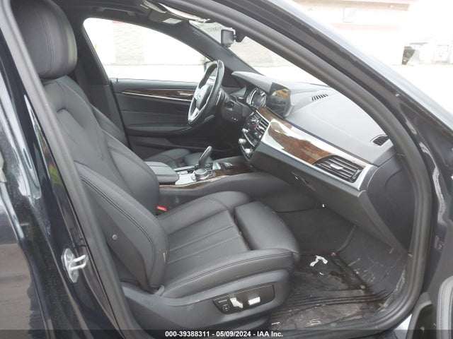 WBAJA7C57JG908498 BMW 530i Xdrive