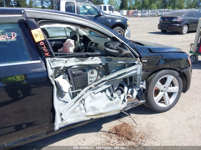 1VWAT7A34EC054028 Volkswagen Passat 1.8t Wolfsburg Edition