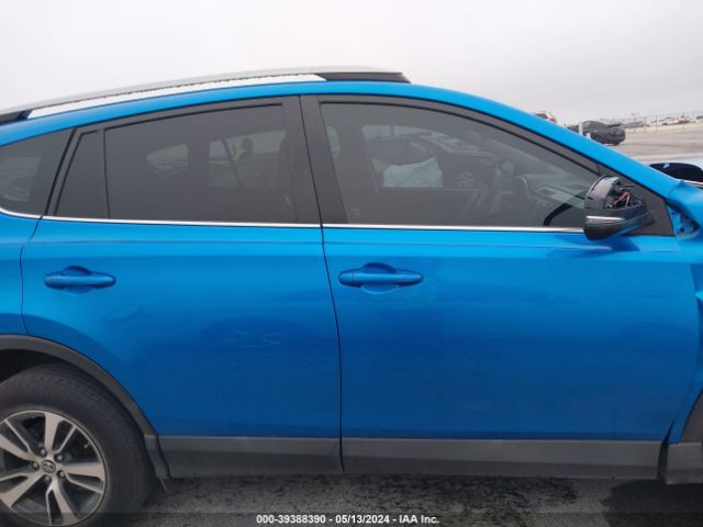 2T3WFREV7HW394251 Toyota Rav4 Xle