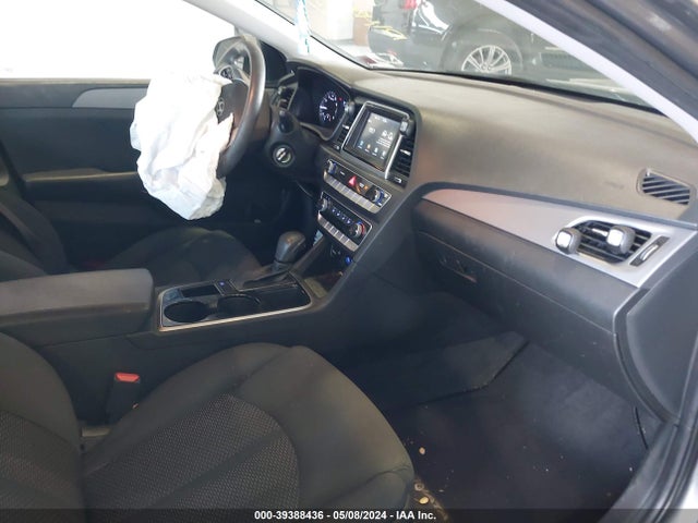 Hyundai SONATA SE 2019 5NPE24AF2KH804784 Image 5
