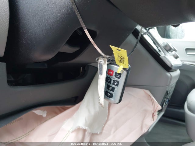 Toyota Sienna Xle 8 Passenger 2017 5TDYZ3DC4HS800565 Image 11
