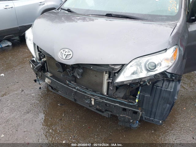 Toyota Sienna Xle 8 Passenger 2017 5TDYZ3DC4HS800565 Image 6