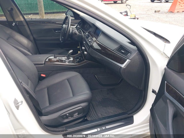 WBA5A7C53GG643895 BMW 528i Xdrive
