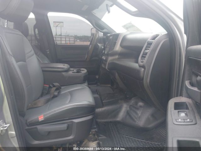 3C6UR5HL5NG189712 RAM 2500 Tradesman  4x4 8' Box