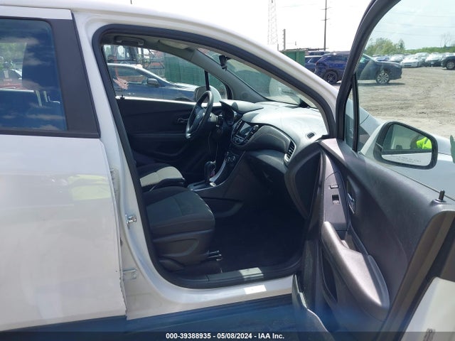 Chevrolet TRAX LS 2018 KL7CJKSB3JB579816 Image 5