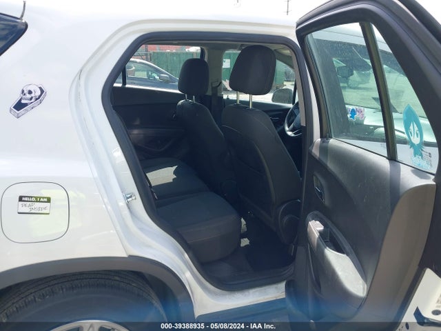 Chevrolet TRAX LS 2018 KL7CJKSB3JB579816 Image 8