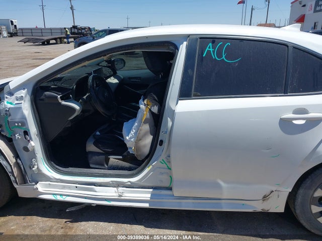 Toyota Corolla Hybrid Le 2021 JTDEAMDE2MJ003904 Image 15