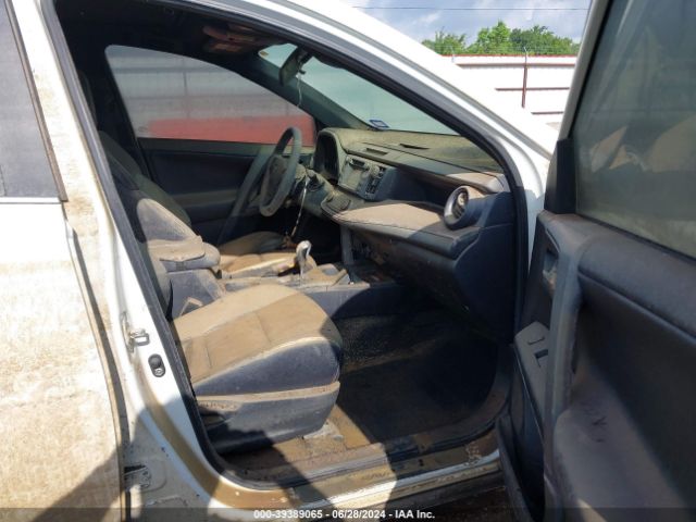 2T3NFREV8HW336337 Toyota RAV4 SE