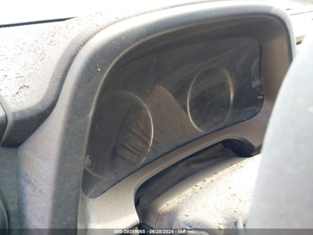 2T3NFREV8HW336337 Toyota RAV4 SE