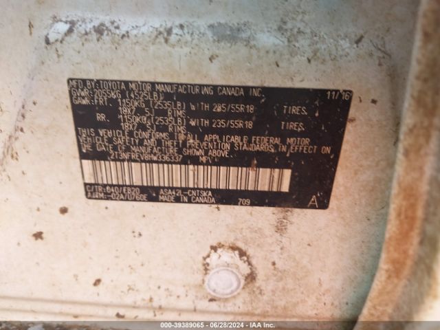 2T3NFREV8HW336337 Toyota RAV4 SE