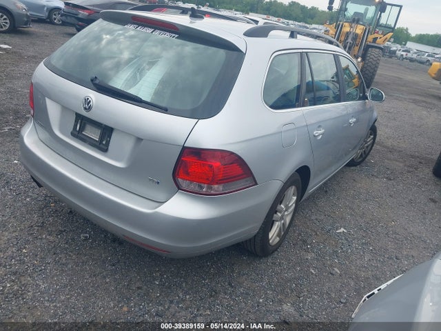 3VWPL7AJ8EM616939 Volkswagen Jetta Sportwagen 2.0l Tdi