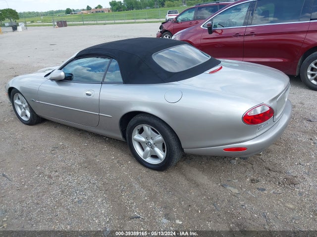 1999 JAGUAR XK8 SAJGX2045XC040254 Photo 2