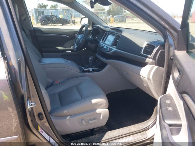 Toyota Highlander Limited Platinum 2017 5TDDZRFH5HS403702 Image 5