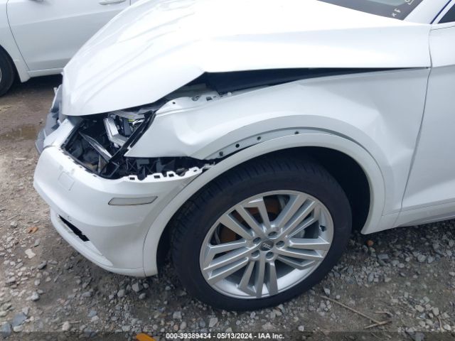 WA1BNAFY6J2107129 Audi Q5 2.0t Premium/2.0t Tech Premium