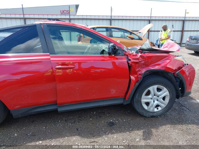 Toyota RAV4 LE 2015 JTMZFREV5FJ058638 Image 13