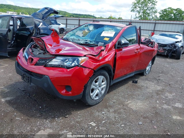 Toyota RAV4 LE 2015 JTMZFREV5FJ058638 Image 2