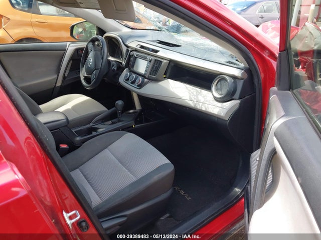 Toyota RAV4 LE 2015 JTMZFREV5FJ058638 Image 5