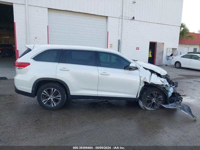 Toyota Highlander Le 2019 5TDZARFH1KS060505 Image 13