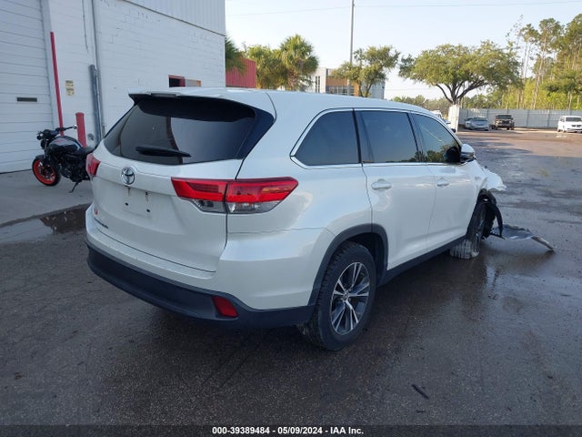 Toyota Highlander Le 2019 5TDZARFH1KS060505 Image 4
