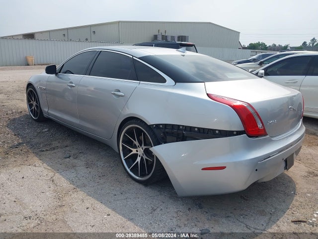 2013 JAGUAR XJ SAJWJ2GD7D8V44970 Photo 2