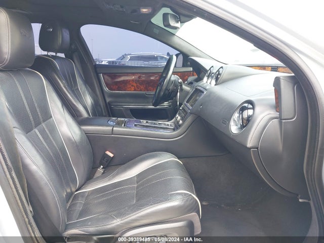 2013 JAGUAR XJ SAJWJ2GD7D8V44970 Photo 4