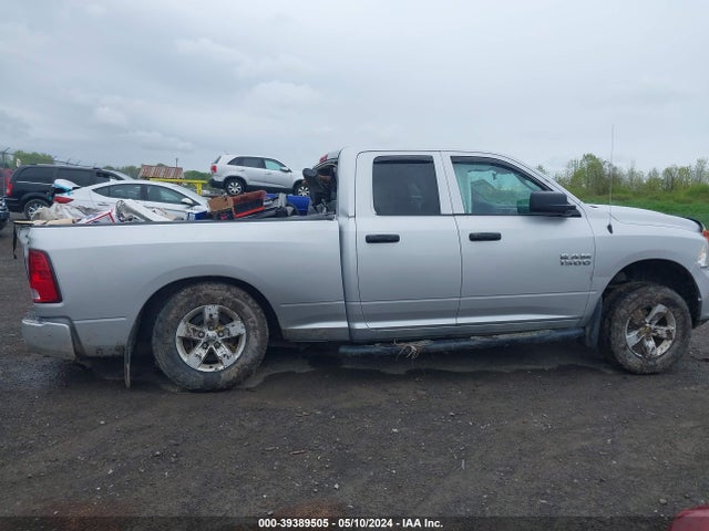 RAM 1500 Express Quad Cab 4x4 6'4 Box 2018 1C6RR7FG9JS209843 Image 13