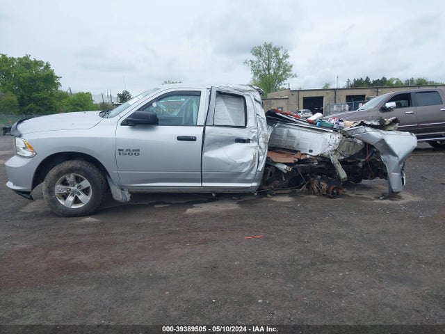 RAM 1500 Express Quad Cab 4x4 6'4 Box 2018 1C6RR7FG9JS209843 Image 14
