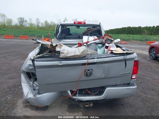 RAM 1500 Express Quad Cab 4x4 6'4 Box 2018 1C6RR7FG9JS209843 Image 16