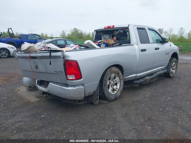 RAM 1500 Express Quad Cab 4x4 6'4 Box 2018 1C6RR7FG9JS209843 Image 4