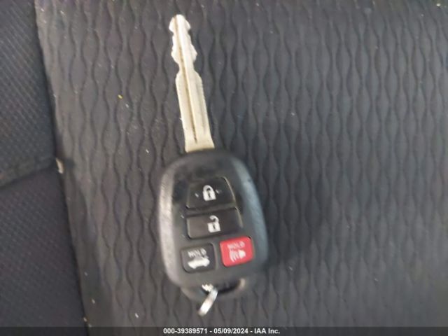 2T1BURHE9JC120064 Toyota COROLLA LE
