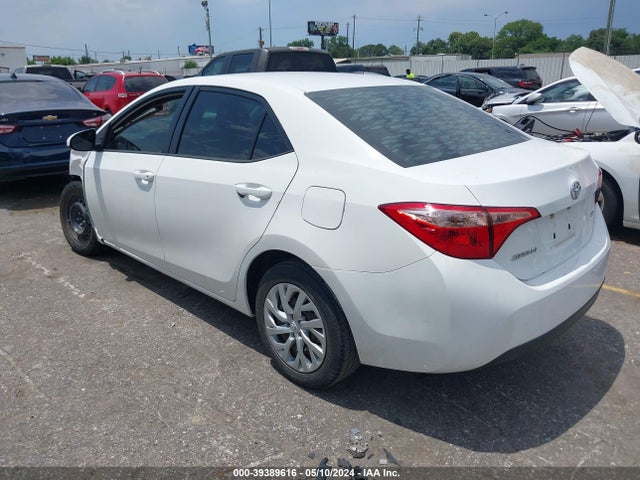Toyota COROLLA LE 2017 5YFBURHE2HP651052 Image 3