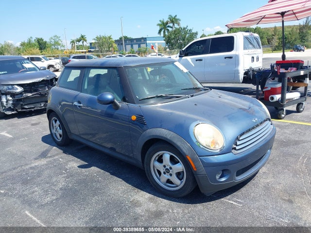 2010 MINI COOPER WMWMF3C51ATZ65679 Photo 0
