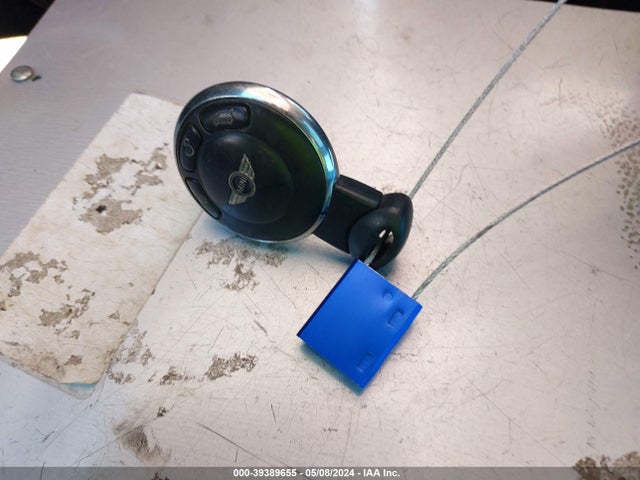 2010 MINI COOPER WMWMF3C51ATZ65679 Photo 10