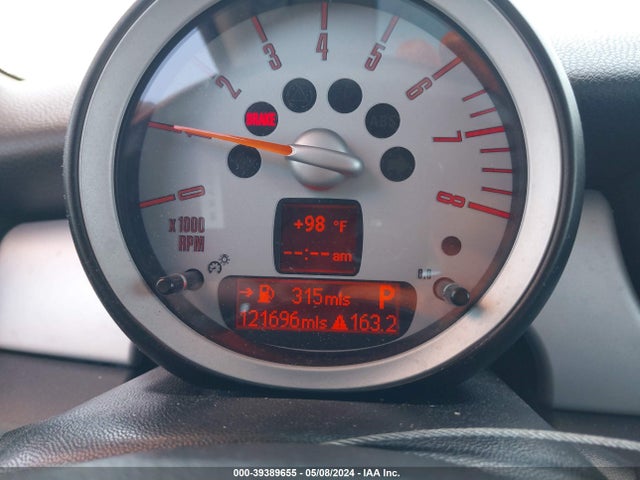 2010 MINI COOPER WMWMF3C51ATZ65679 Photo 6