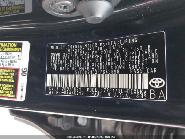 5YFBURHEXHP643698 Toyota COROLLA LE