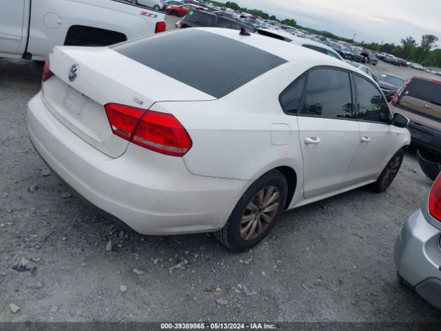 1VWAT7A35FC030578 Volkswagen Passat 1.8t Wolfsburg Edition