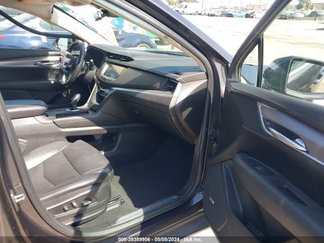 1GYKNCRS3JZ248069 Cadillac XT5 LUXURY