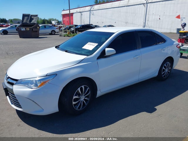 Toyota CAMRY LE 2015 4T4BF1FK4FR490113 Image 2