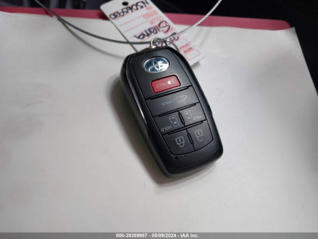 5TDESKFC3NS065930 Toyota Sienna Platinum