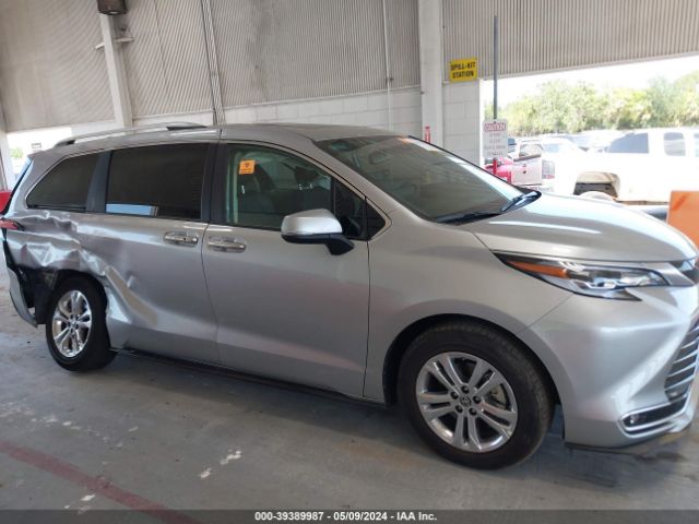 5TDESKFC3NS065930 Toyota Sienna Platinum
