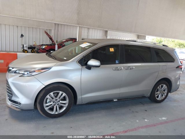 5TDESKFC3NS065930 Toyota Sienna Platinum