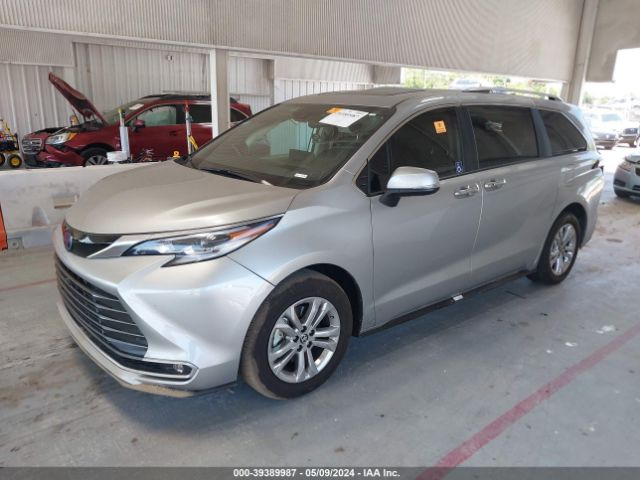 5TDESKFC3NS065930 Toyota Sienna Platinum