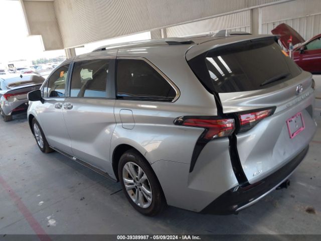 5TDESKFC3NS065930 Toyota Sienna Platinum