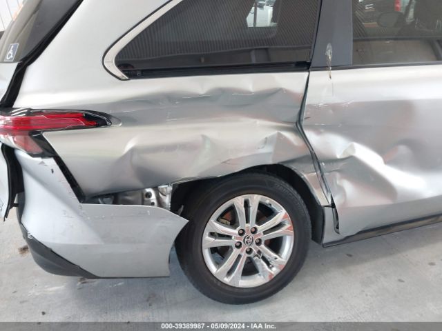 5TDESKFC3NS065930 Toyota Sienna Platinum