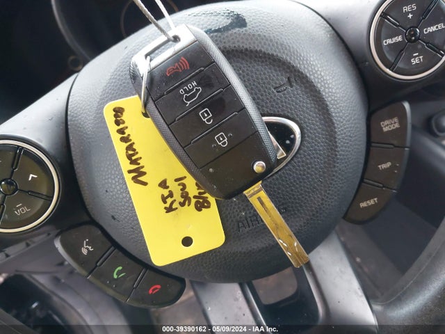 KIA SOUL + 2017 KNDJP3A5XH7447496 Image 11
